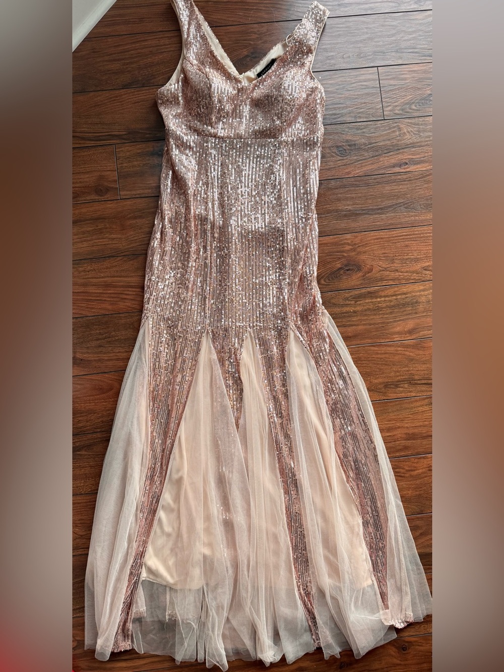 AAFAR rose gold sequin maxi dress. Women’s size XL NEW